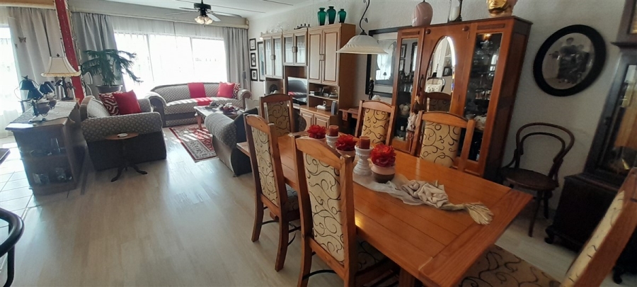 5 Bedroom Property for Sale in Wavecrest Eastern Cape